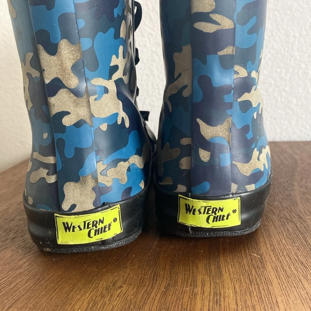 Western Chief Blue Camo waterproof Rain Boots Pull On Snow Boots, Kids 11/12
